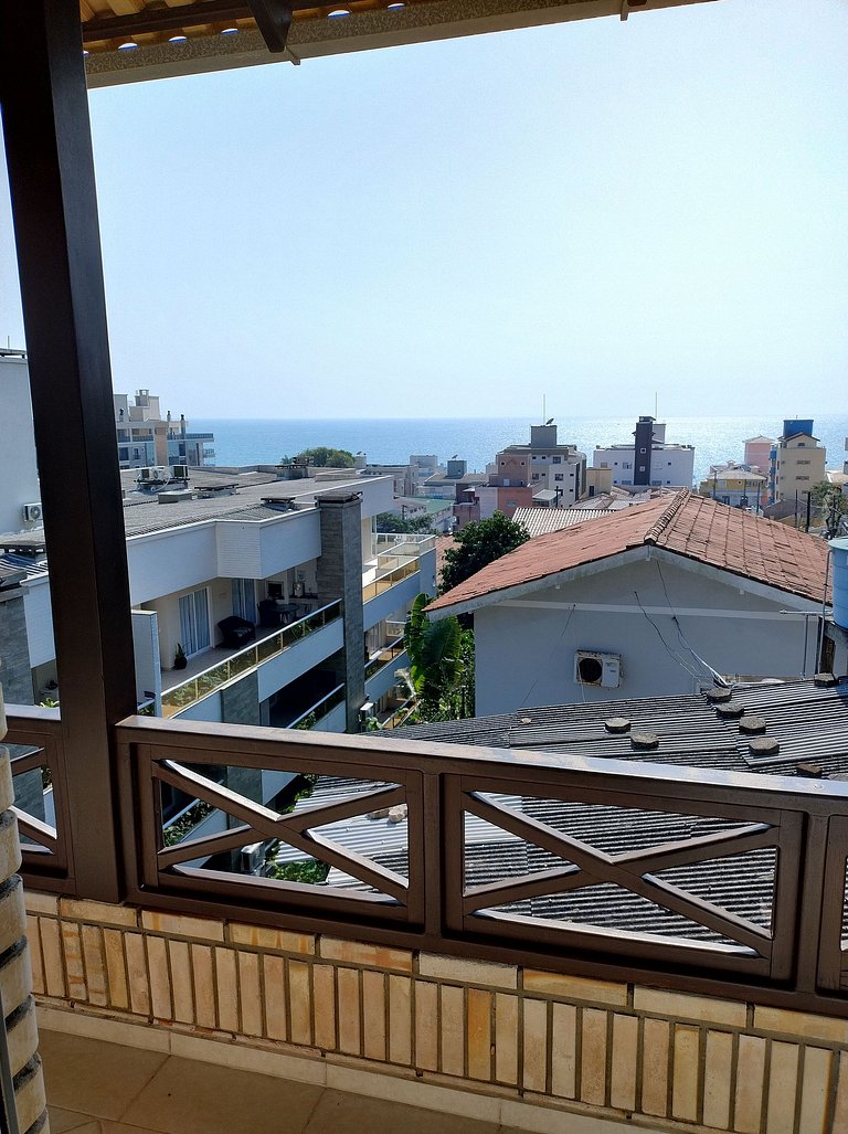 Casa da Pedra Centro (14pes) 4Suítes 5Vagas 250m