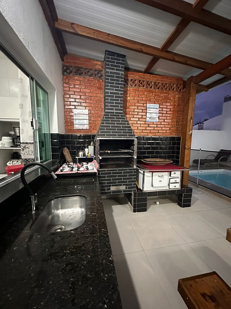 House w/ Pool Bombinhas (10pax) Gourmet Area