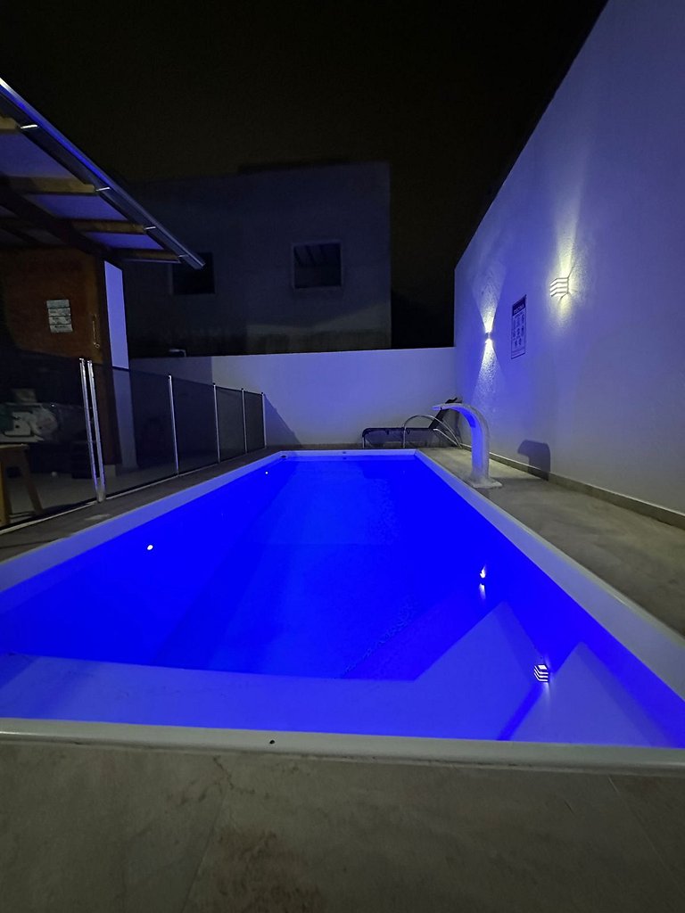 Casa con Piscina Bombinhas (10pax) Quincho BBQ