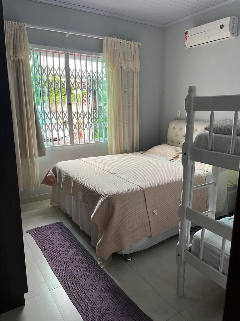 Casa para até 10 pessoas com conforto e lazer
