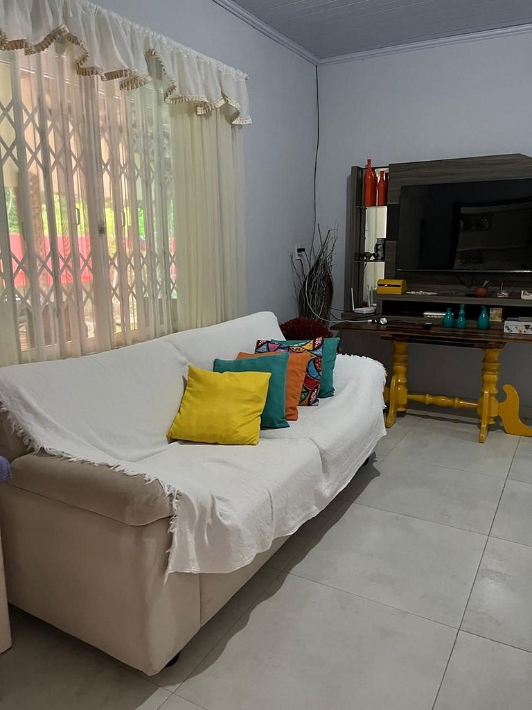 Casa para até 10 pessoas com conforto e lazer