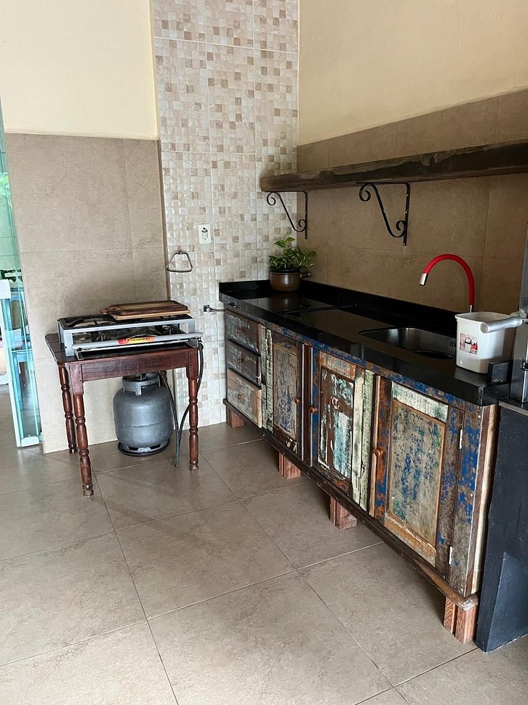 Casa para até 10 pessoas com conforto e lazer