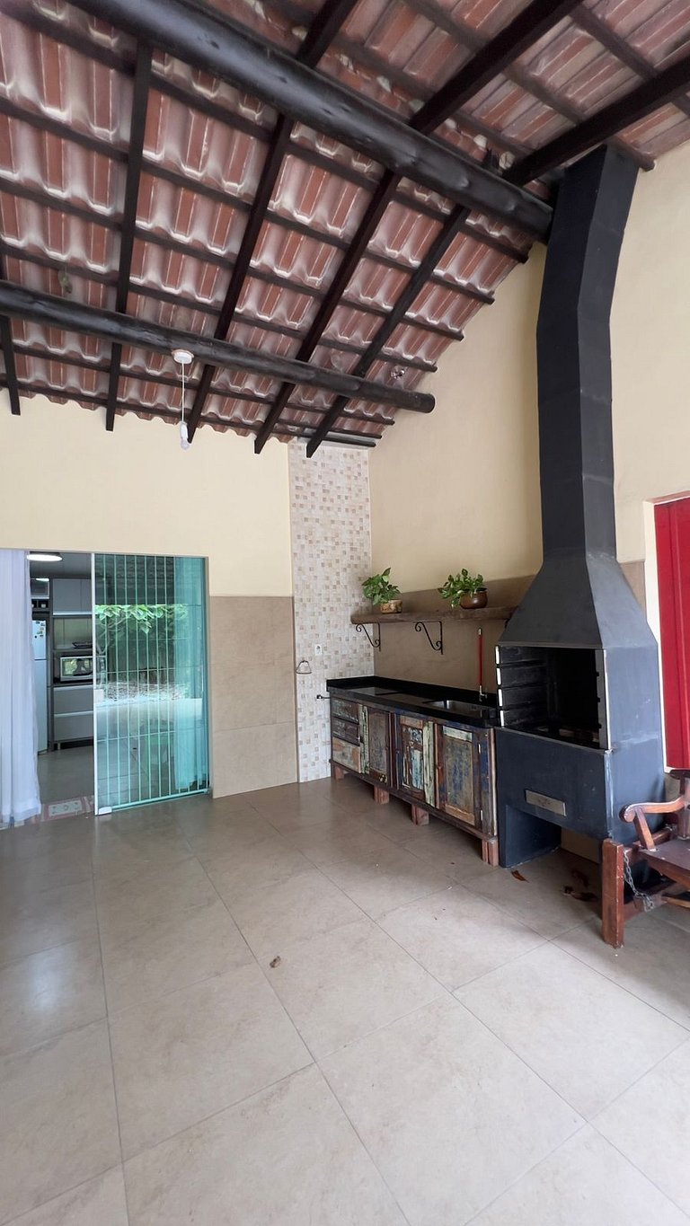 Casa para até 10 pessoas com conforto e lazer