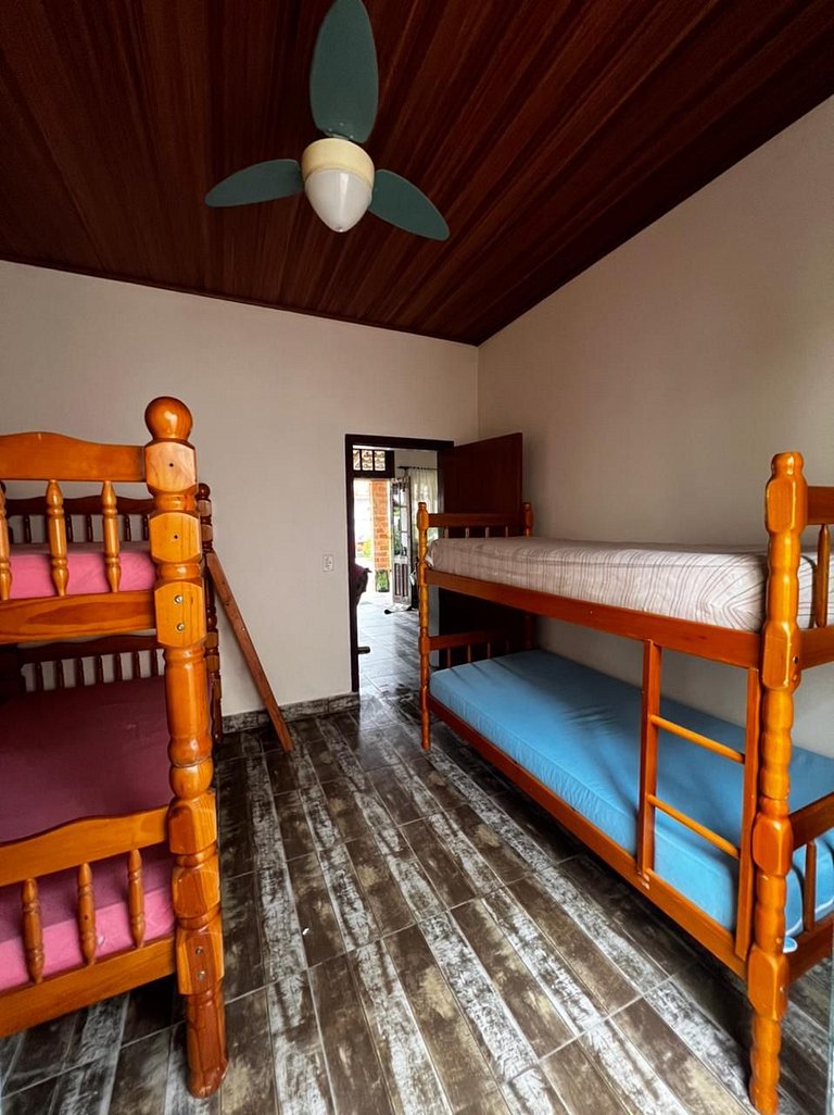 Arara House - 1000 m from the beach