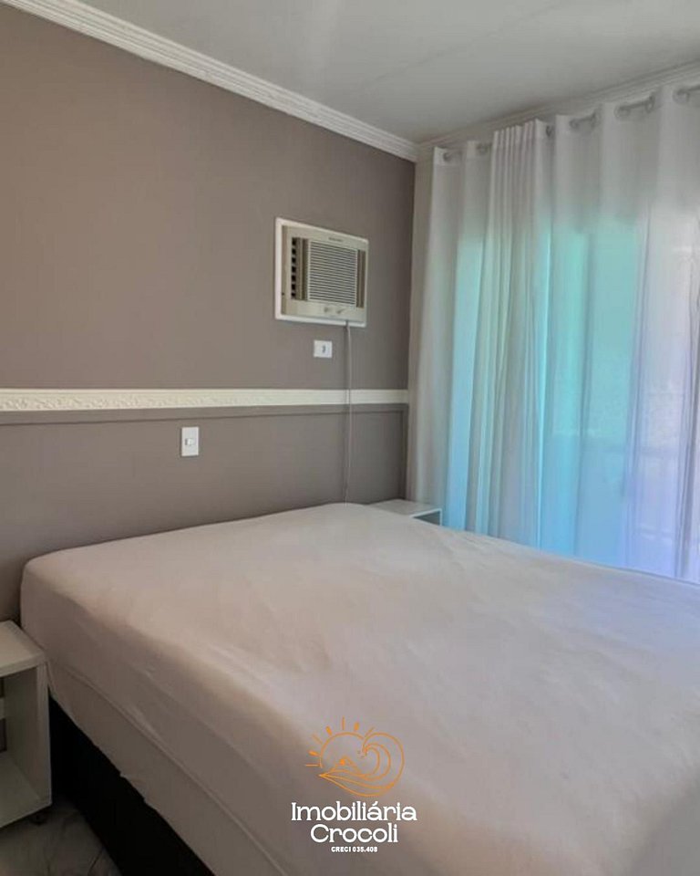 Apartamento beira-mar com piscina