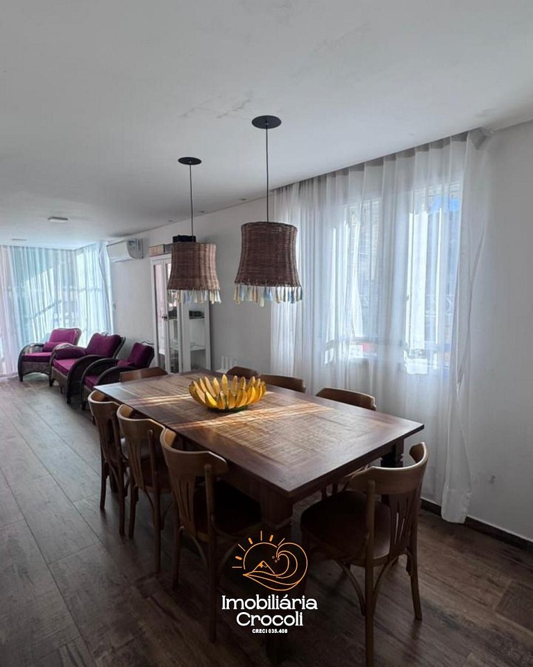 Apartamento beira-mar com piscina