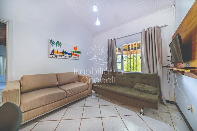 3BR Apt Bombas (sleeps 8) 100m Beach w/ BBQ