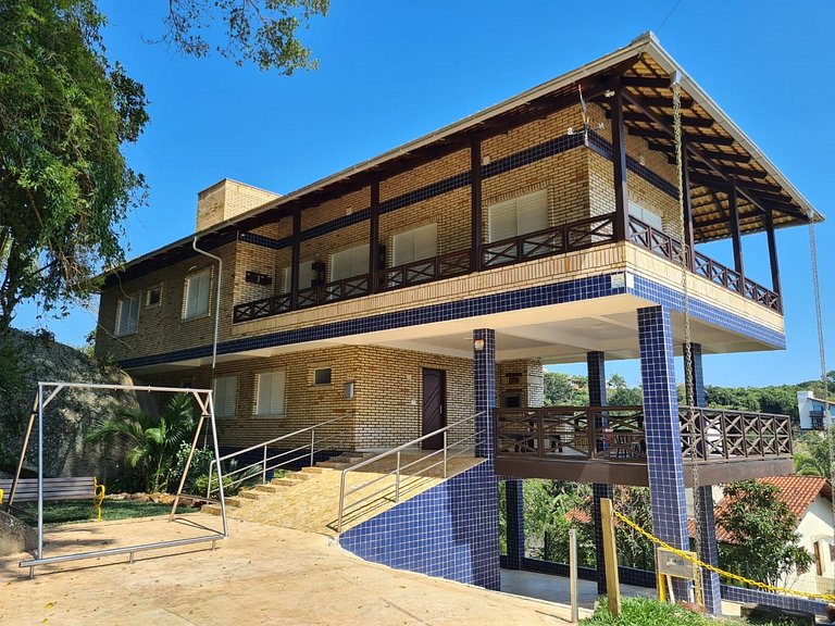 Casa da Pedra Centro (14pes) 4Suítes 5Vagas 250m